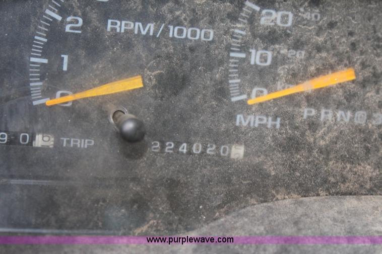 image for item E4290 1998 Chevrolet Silverado pickup truck