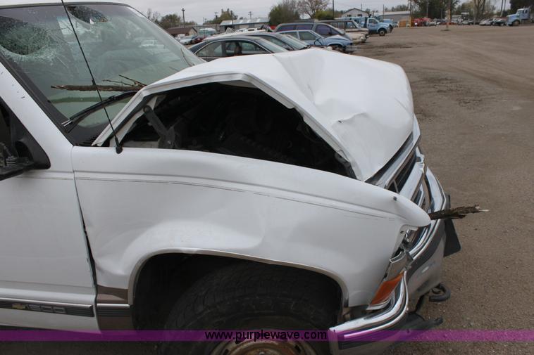 image for item E4290 1998 Chevrolet Silverado pickup truck