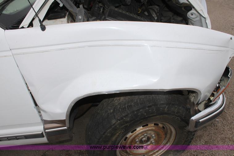 image for item E4290 1998 Chevrolet Silverado pickup truck