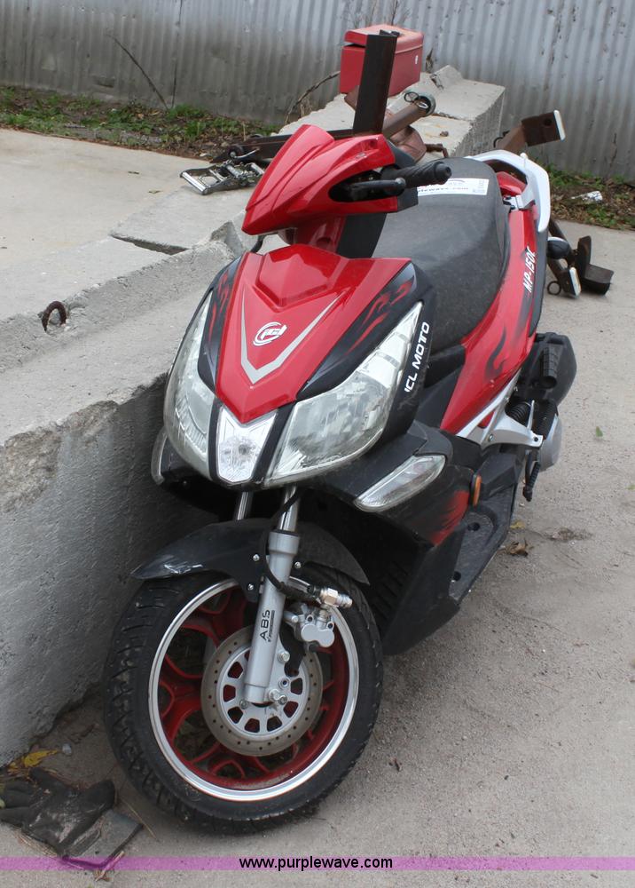 image for item E4302 2008 ICL Motto MP-150C moped