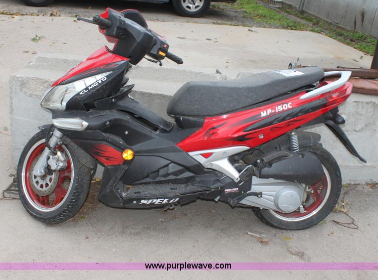 image for item E4302 2008 ICL Motto MP-150C moped
