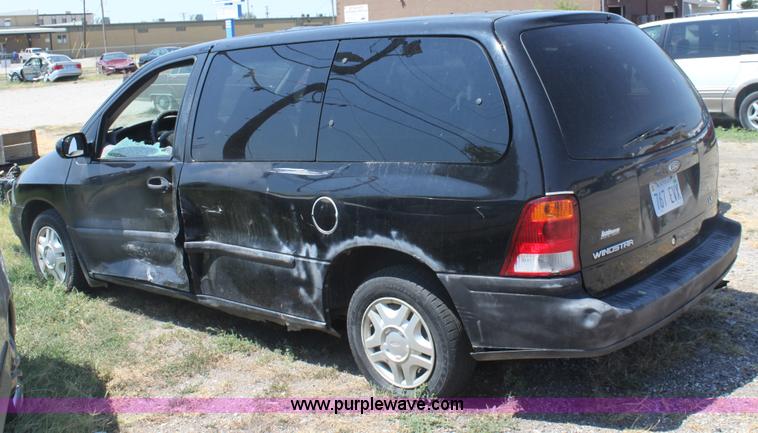 image for item G4569 2000 Ford Windstar LX mini van