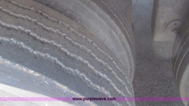 image for item C3573 2004 Great Dane 48' reefer trailer