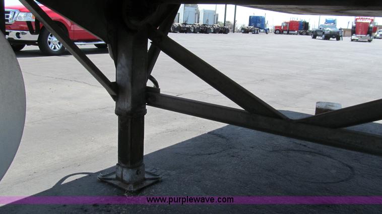 image for item C3573 2004 Great Dane 48' reefer trailer