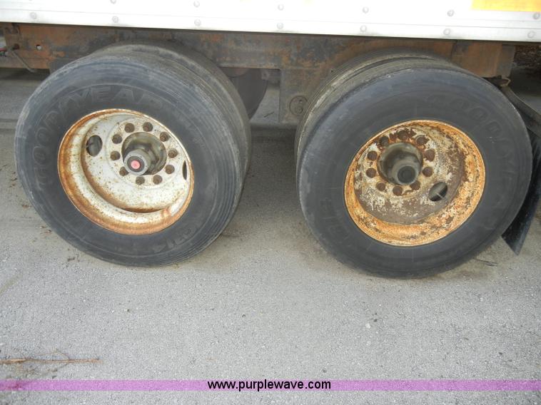 image for item D4148 1997 Utility VS2RA 53' reefer trailer