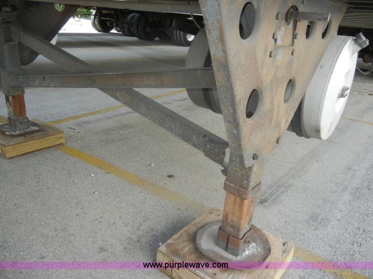 image for item D4148 1997 Utility VS2RA 53' reefer trailer