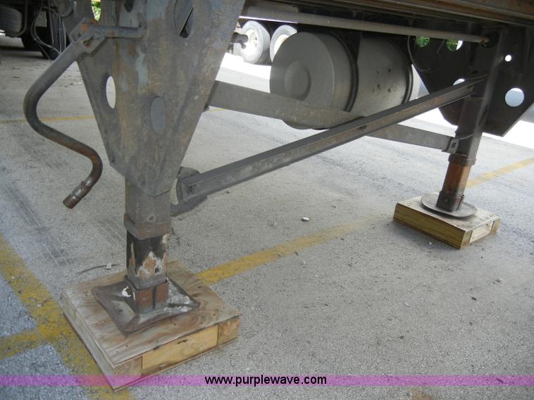 image for item D4148 1997 Utility VS2RA 53' reefer trailer