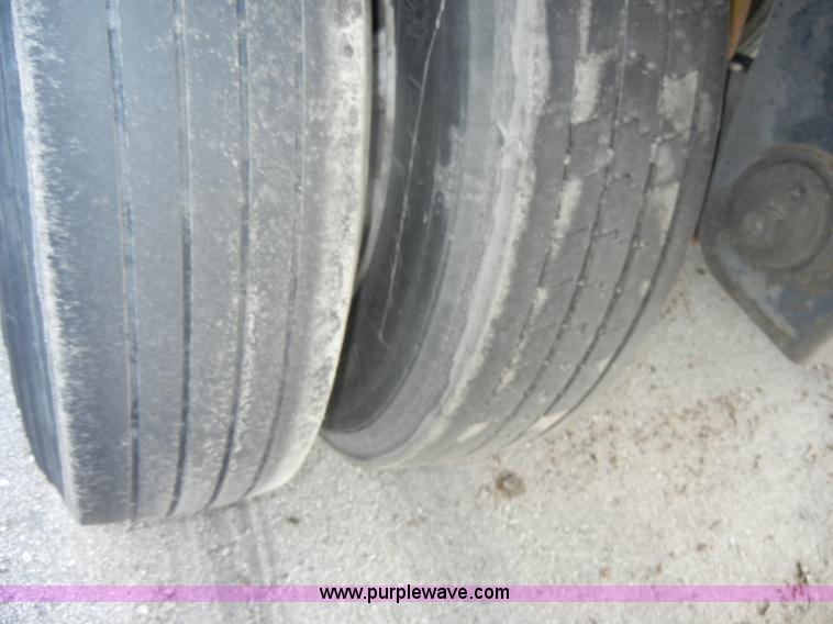 image for item D4148 1997 Utility VS2RA 53' reefer trailer