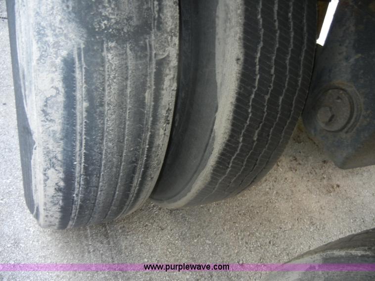 image for item D4148 1997 Utility VS2RA 53' reefer trailer