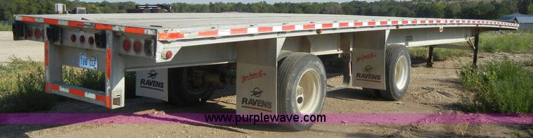image for item D4277 2001 Ravens 53' flatbed trailer