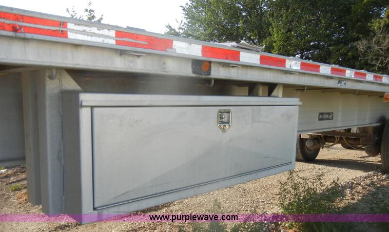 image for item D4277 2001 Ravens 53' flatbed trailer