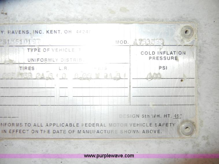 image for item D4277 2001 Ravens 53' flatbed trailer