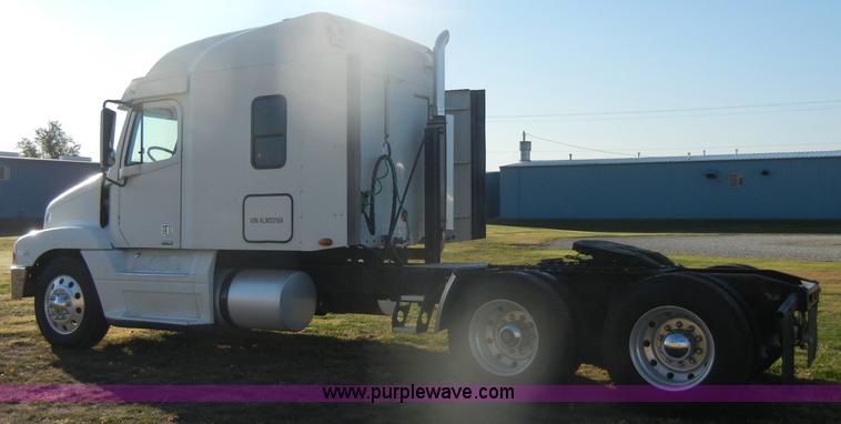 image for item D4824 2004 Freightliner ST120 semi truck