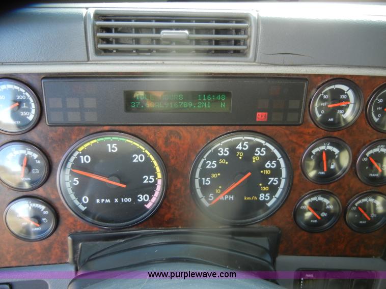 image for item D4824 2004 Freightliner ST120 semi truck