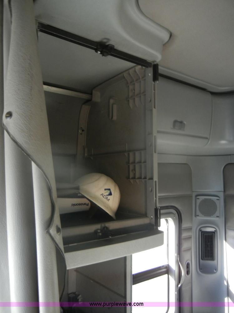 image for item D4824 2004 Freightliner ST120 semi truck