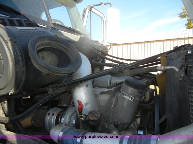 image for item D4824 2004 Freightliner ST120 semi truck