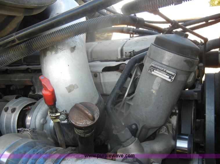 image for item D4824 2004 Freightliner ST120 semi truck