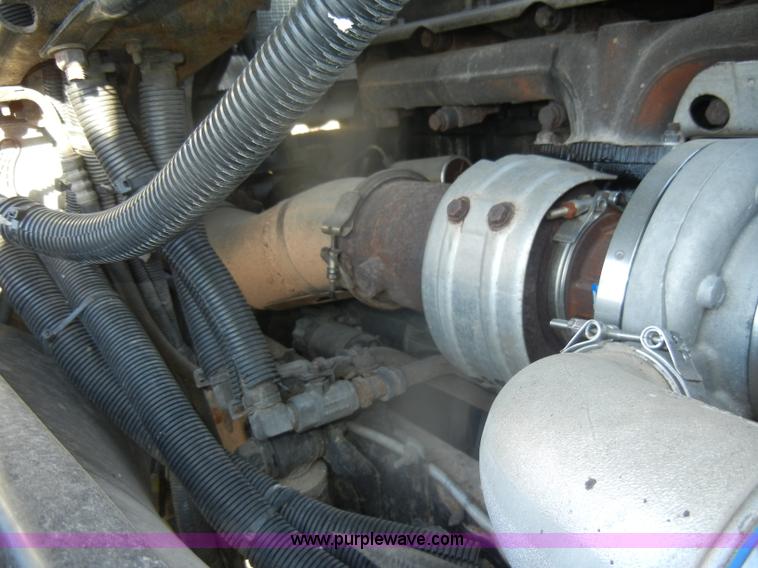 image for item D4824 2004 Freightliner ST120 semi truck