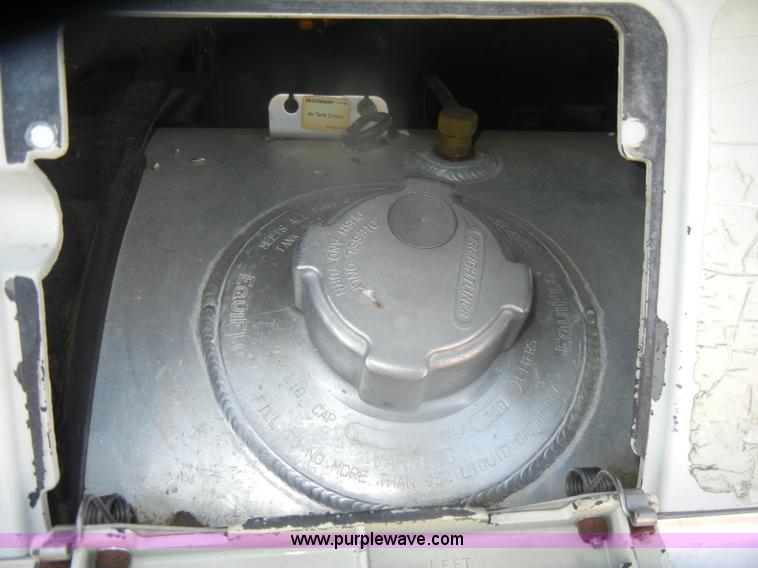 image for item D4824 2004 Freightliner ST120 semi truck