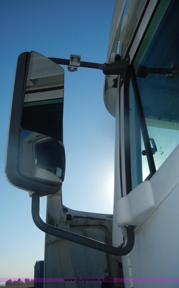 image for item D4824 2004 Freightliner ST120 semi truck