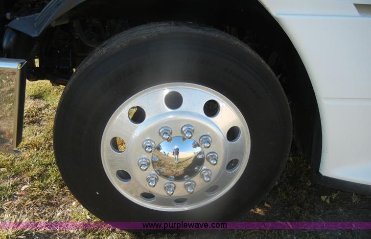 image for item D4824 2004 Freightliner ST120 semi truck