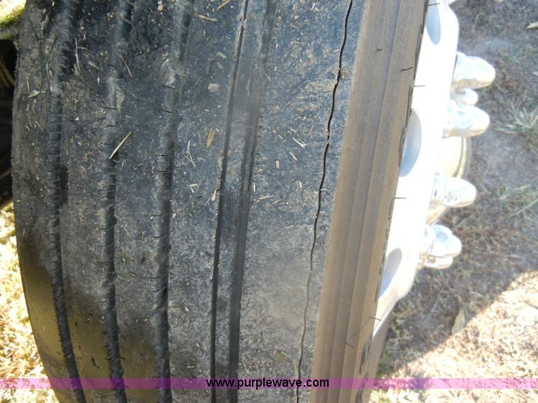 image for item D4824 2004 Freightliner ST120 semi truck