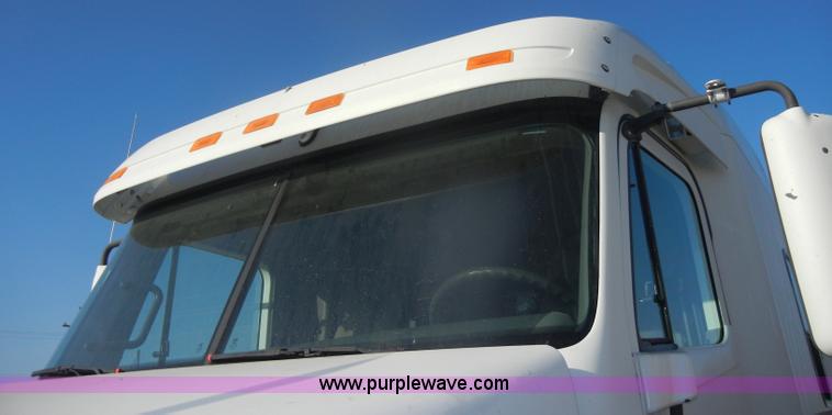 image for item D4824 2004 Freightliner ST120 semi truck