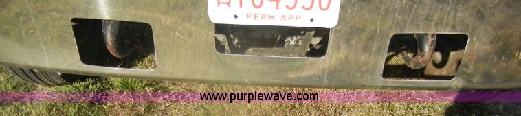 image for item D4824 2004 Freightliner ST120 semi truck