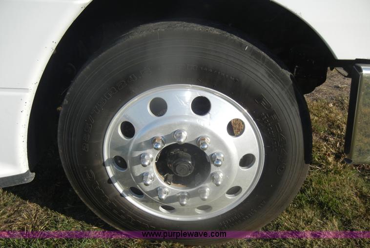 image for item D4824 2004 Freightliner ST120 semi truck