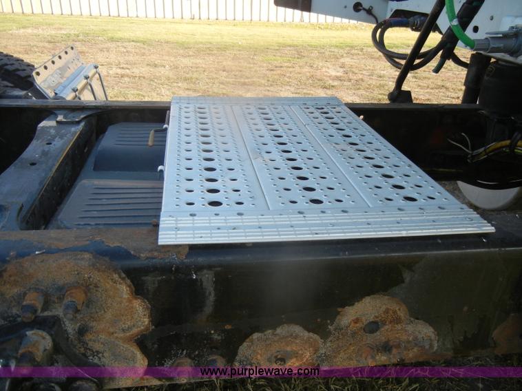 image for item D4824 2004 Freightliner ST120 semi truck