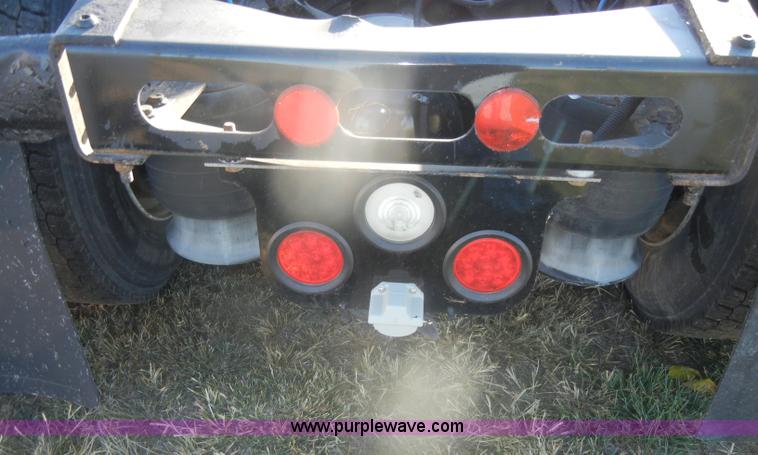 image for item D4824 2004 Freightliner ST120 semi truck