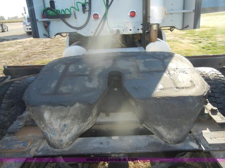 image for item D4824 2004 Freightliner ST120 semi truck