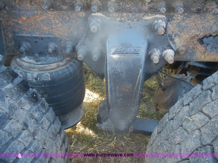 image for item D4824 2004 Freightliner ST120 semi truck