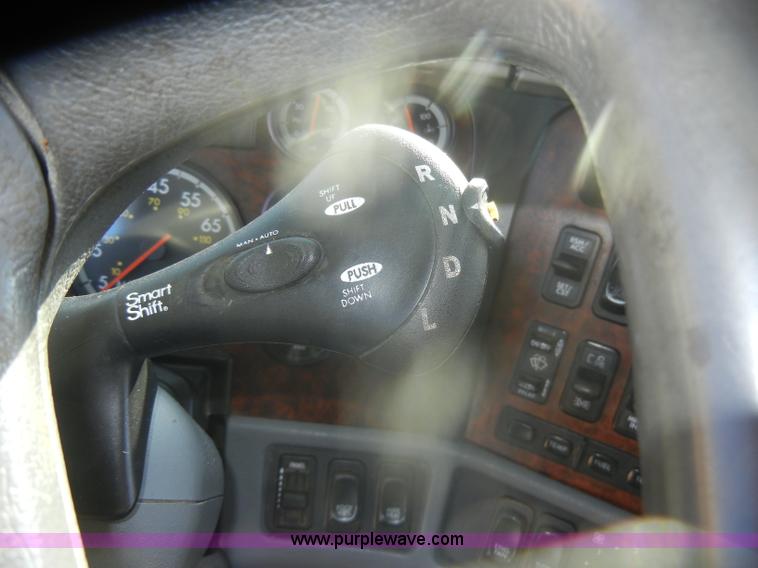 image for item D4824 2004 Freightliner ST120 semi truck