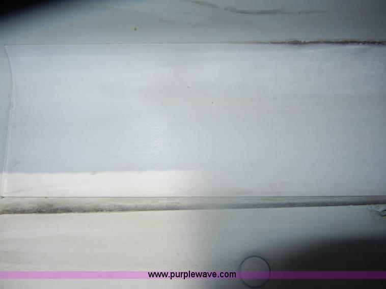 image for item D4824 2004 Freightliner ST120 semi truck