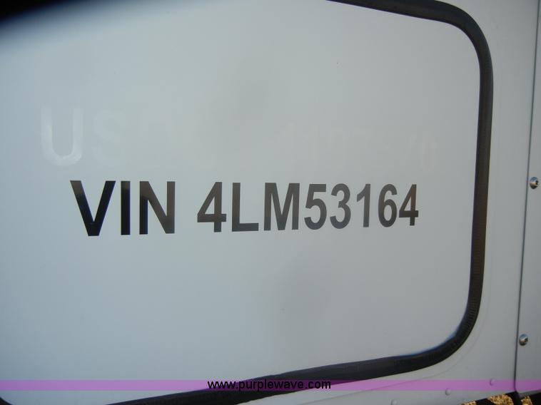 image for item D4824 2004 Freightliner ST120 semi truck