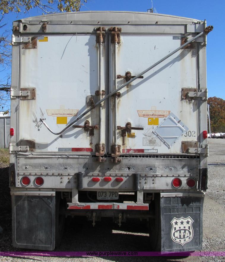 image for item E3539 1989 Wilson Convert-A-Hauler trailer