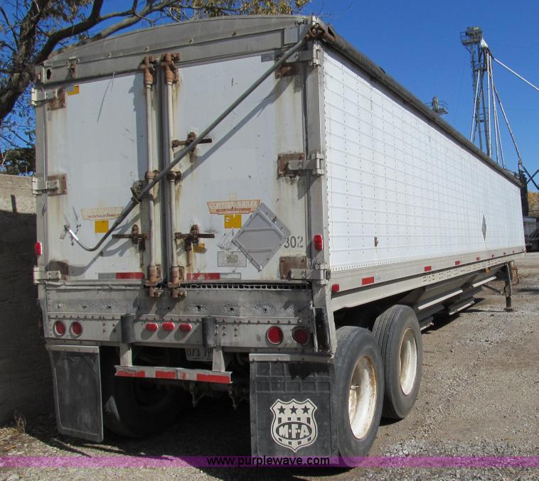 image for item E3539 1989 Wilson Convert-A-Hauler trailer