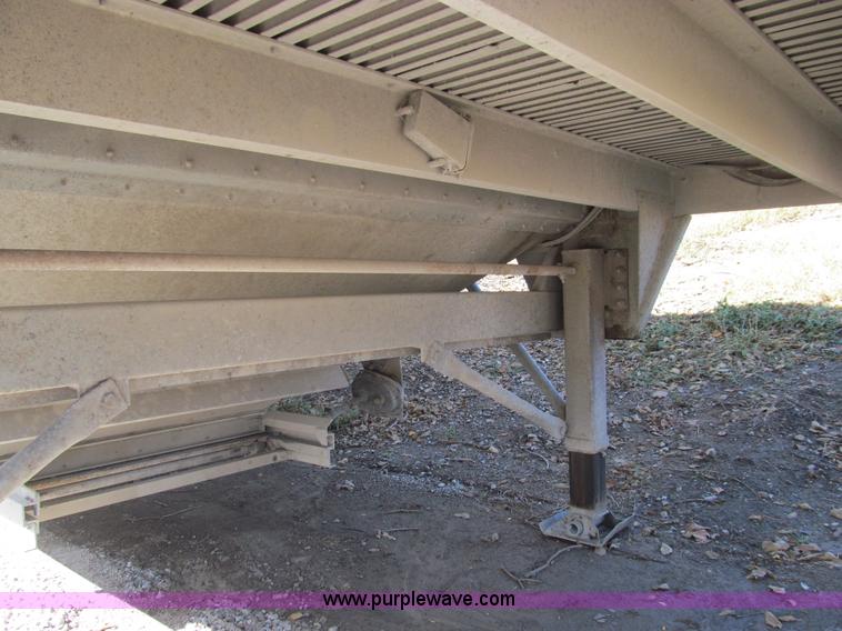 image for item E3539 1989 Wilson Convert-A-Hauler trailer