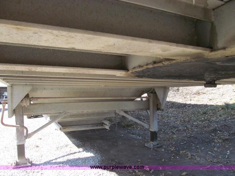 image for item E3539 1989 Wilson Convert-A-Hauler trailer