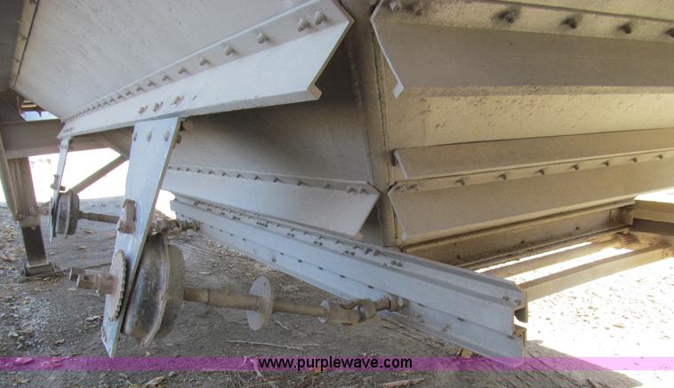 image for item E3539 1989 Wilson Convert-A-Hauler trailer