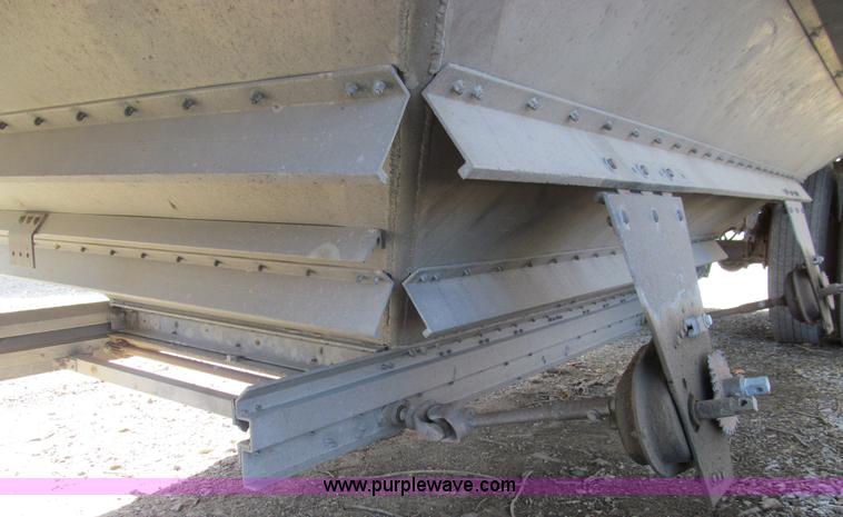 image for item E3539 1989 Wilson Convert-A-Hauler trailer