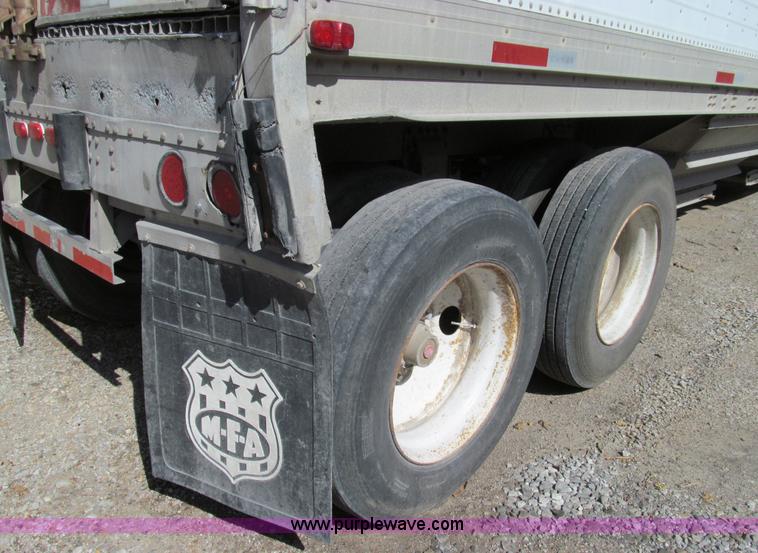 image for item E3539 1989 Wilson Convert-A-Hauler trailer