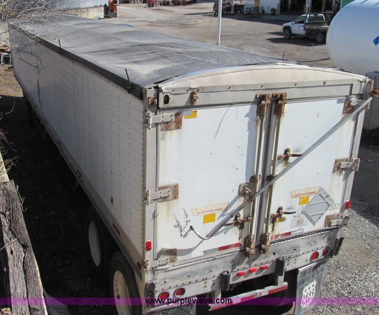 image for item E3539 1989 Wilson Convert-A-Hauler trailer