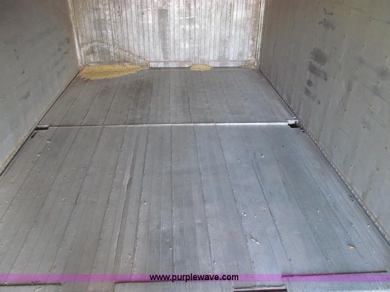 image for item E3539 1989 Wilson Convert-A-Hauler trailer