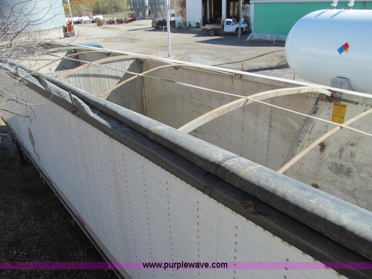 image for item E3539 1989 Wilson Convert-A-Hauler trailer