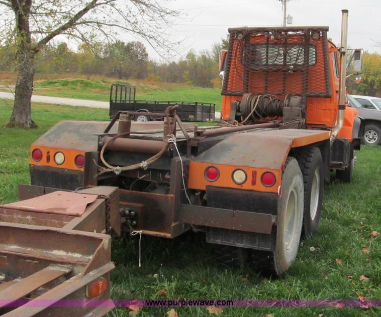 image for item E5638 1974 Ford 8000 winch truck
