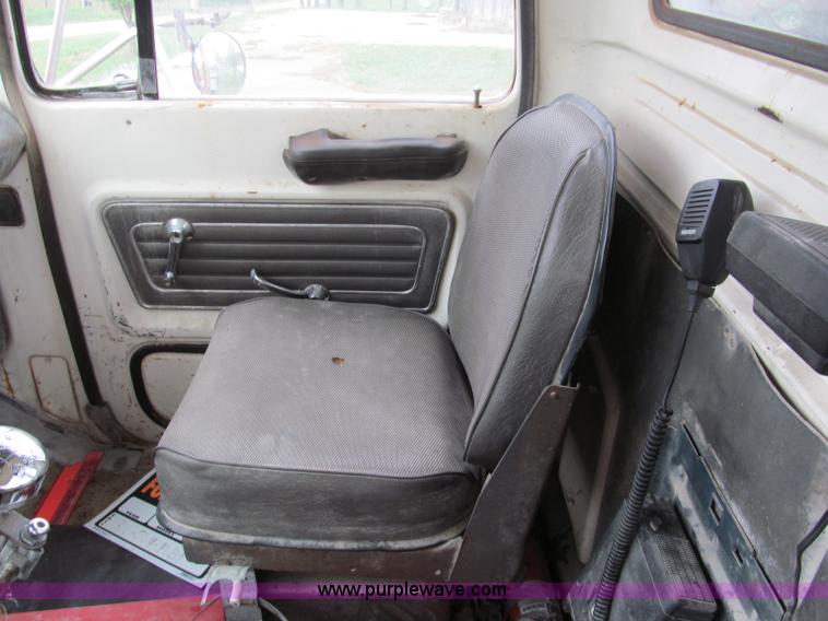 image for item E5638 1974 Ford 8000 winch truck