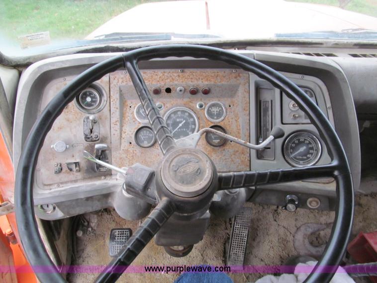 image for item E5638 1974 Ford 8000 winch truck