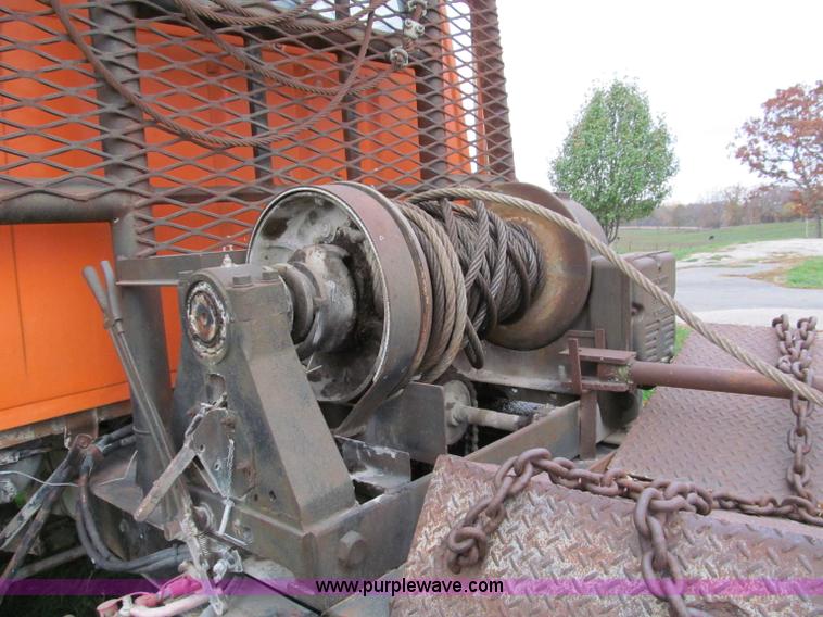 image for item E5638 1974 Ford 8000 winch truck